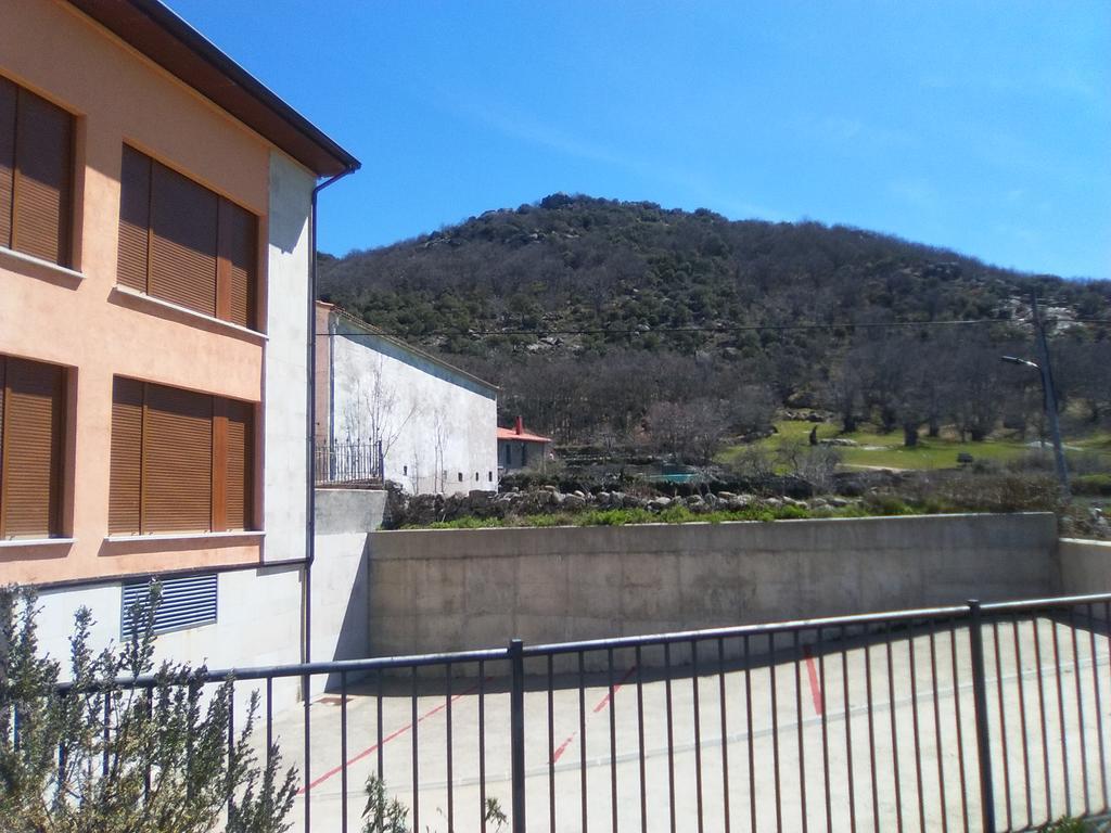 Apartamentos La Covatilla Neila de San Miguel Exterior photo